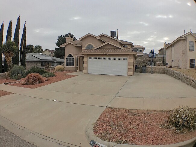 Foto del edificio - Northeast El Paso 3 Bed Refrig A/C