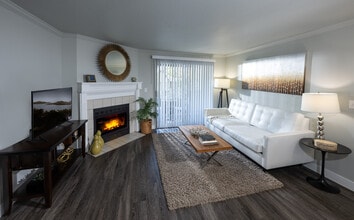 Building Photo - Overlook at Lakemont