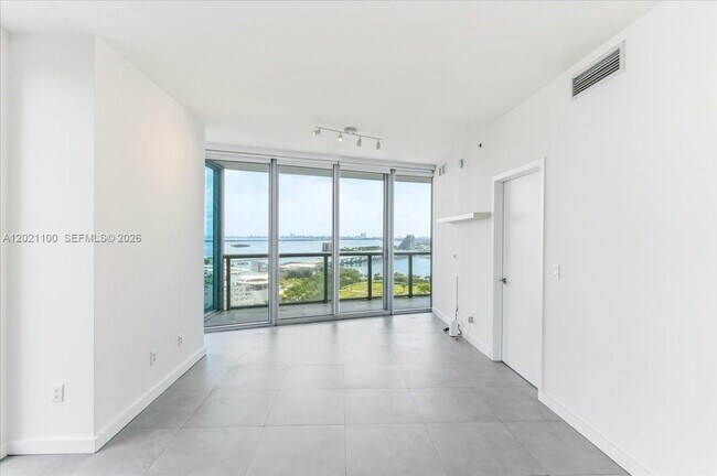 Foto del edificio - 888 Biscayne Blvd