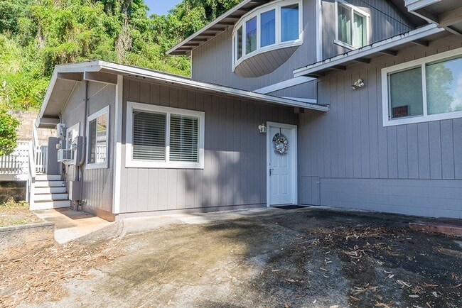 Building Photo - Available Now!  Attached 1-bedroom, 1-bath cottage in Pacific Palisades in Pearl City
