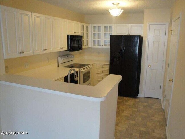 Building Photo - 4114 Breezewood Dr
