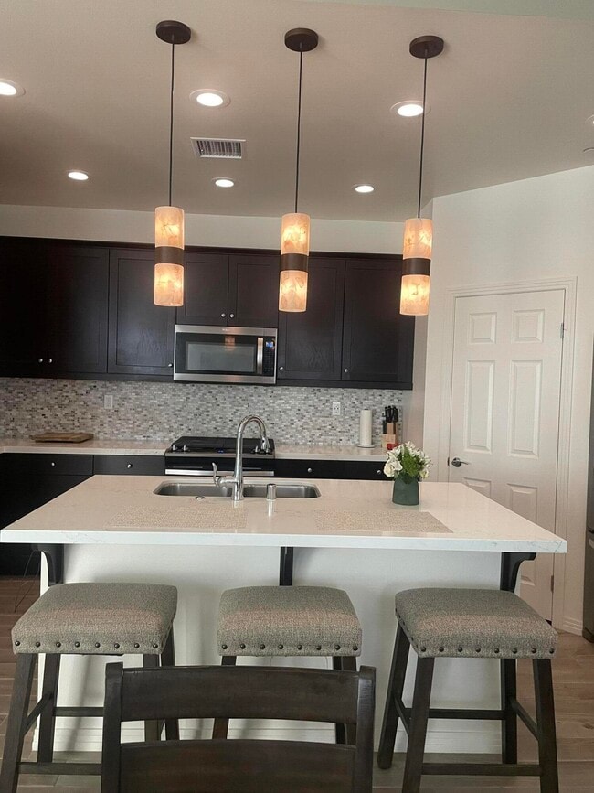 Building Photo - 78784 Amare Way