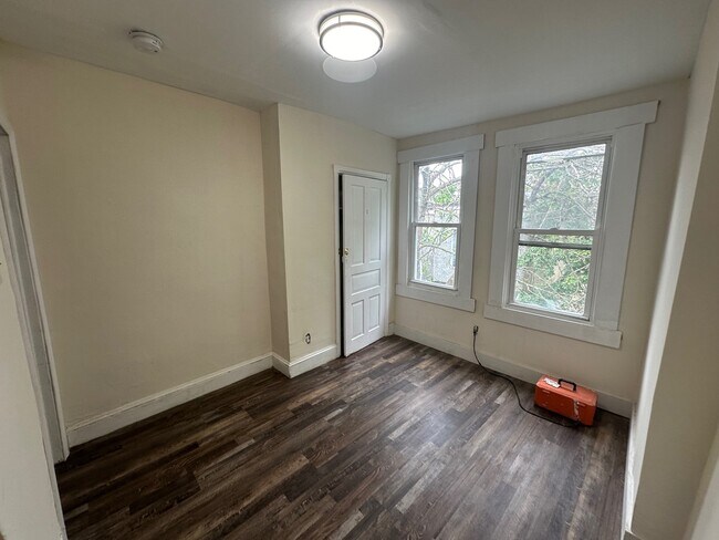 Building Photo - 4411 N Gratz St