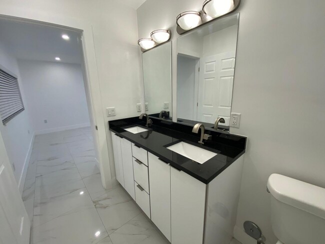 Foto del edificio - 1303 NW 23rd Ct