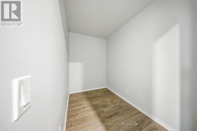 Photo du bâtiment - 197 Yonge St