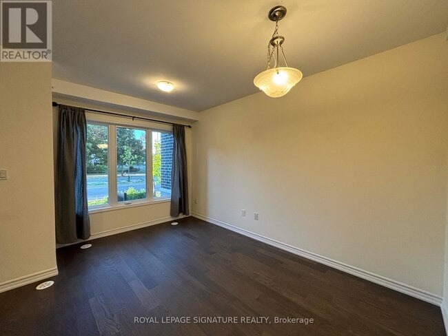 Building Photo - 1B Clintwood Gate