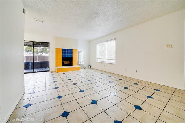 Foto del edificio - 4009 N Garland Ave