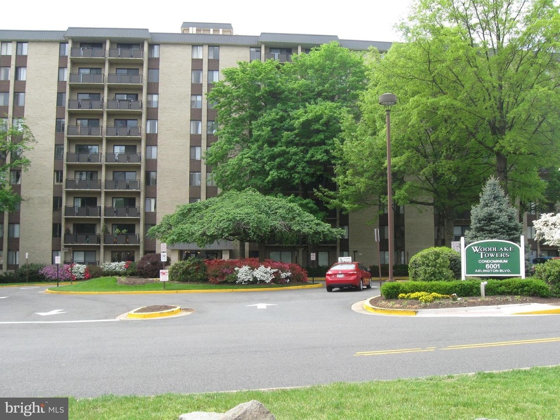 6001 Arlington Blvd Unit 418, Falls Church, VA 22044 Room for Rent in