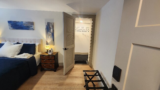 Building Photo - 1704 S Forest Dr