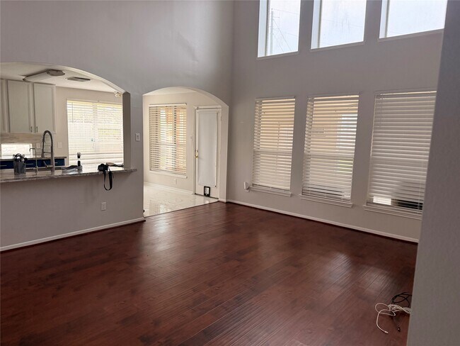 Foto del edificio - 6231 Sentry Park Ln