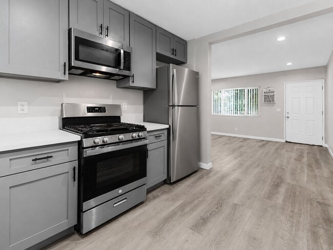 Building Photo - 113 S Lillie Ave