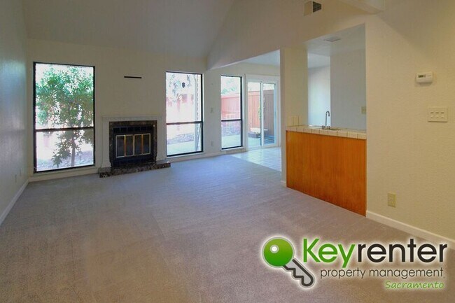 Foto del edificio - 8021 Sawgrass Cir