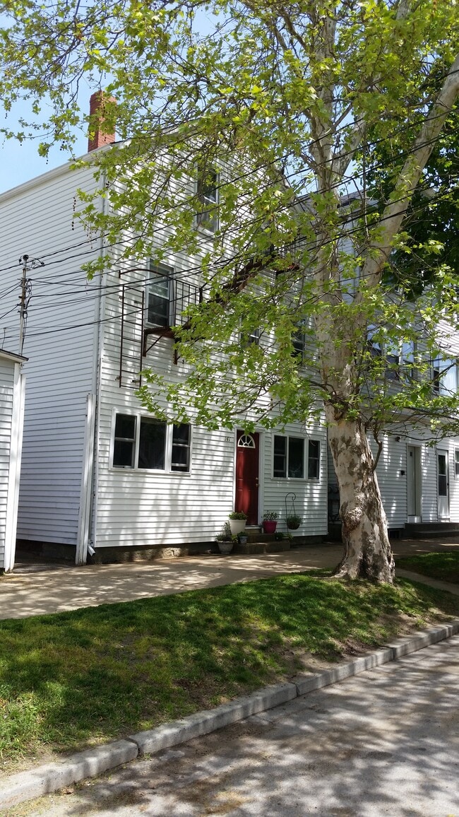 Building Photo - 141 Bradford St