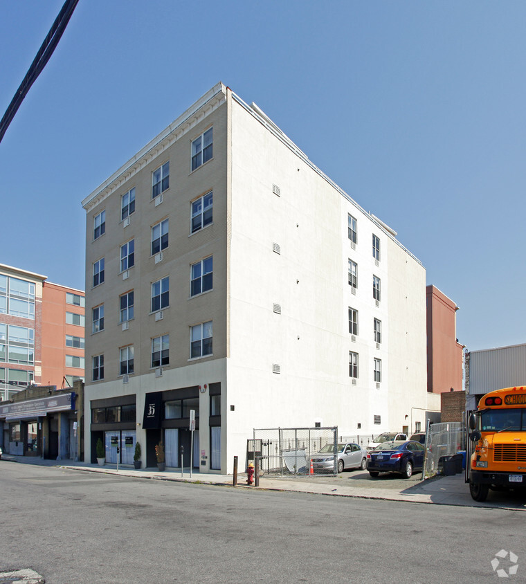 Building Photo - The Encore