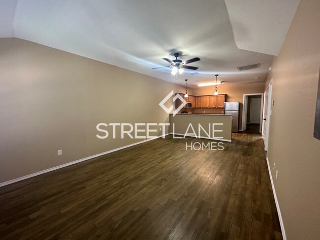 Building Photo - Charming 2 Bedroom in Nash!