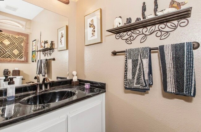 Building Photo - 3312 Caminito Eastbluff