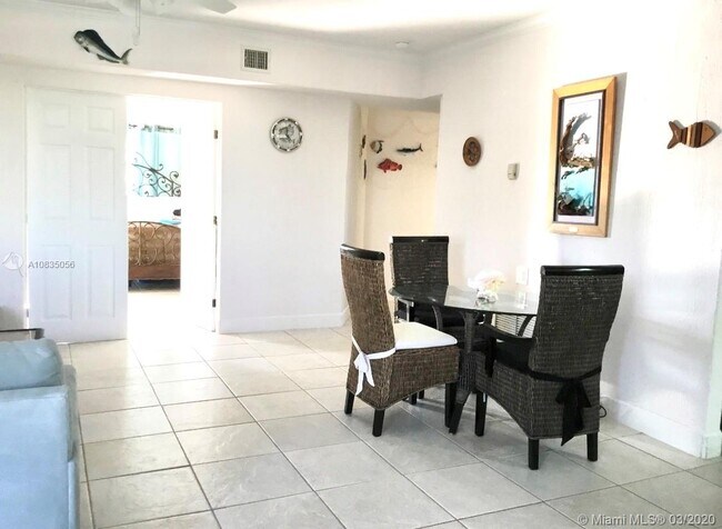 Building Photo - 75 Coral Dr