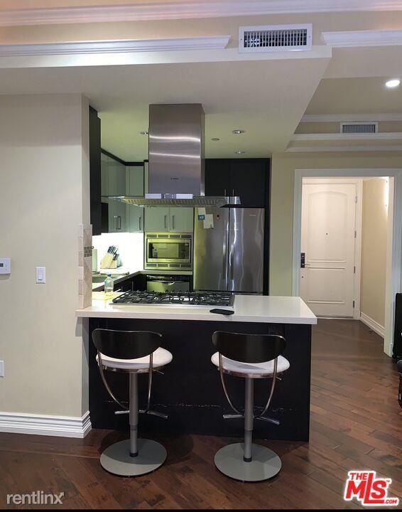 Foto del edificio - 2 br, 2.5 bath Condo - 8612 Burton Way Uni...