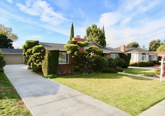 Building Photo - 201 Cypress Ave
