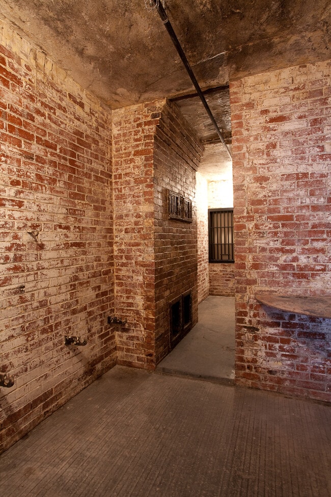 Building Photo - Olde Salem Jail