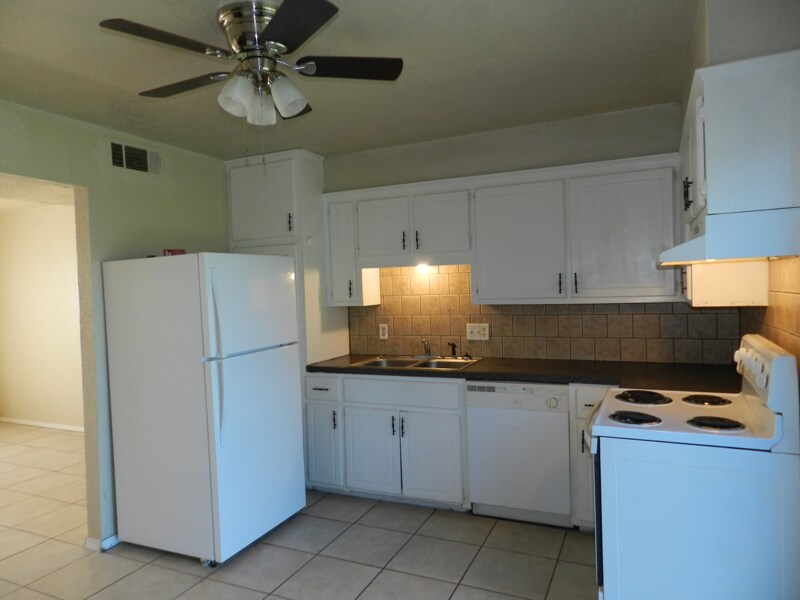 Primary Photo - 2625 SW H Ave