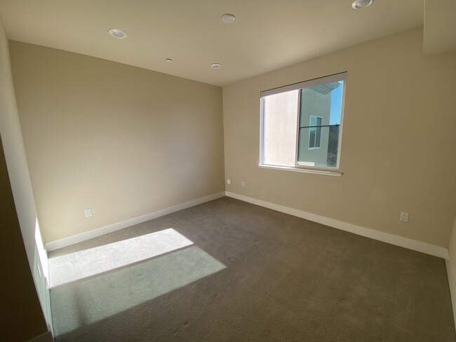 Foto del edificio - 1048 Monroe St