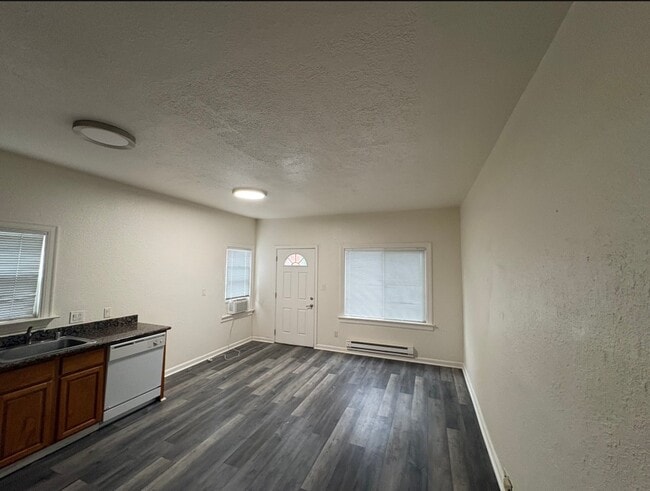 Foto del edificio - 342 W 10th St