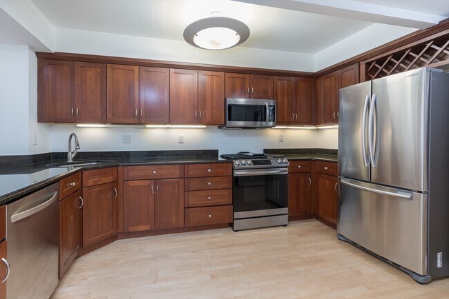 Foto del edificio - 910 Beacon St