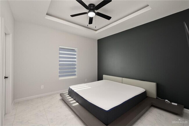 Foto del edificio - 808 Hidden Hls St