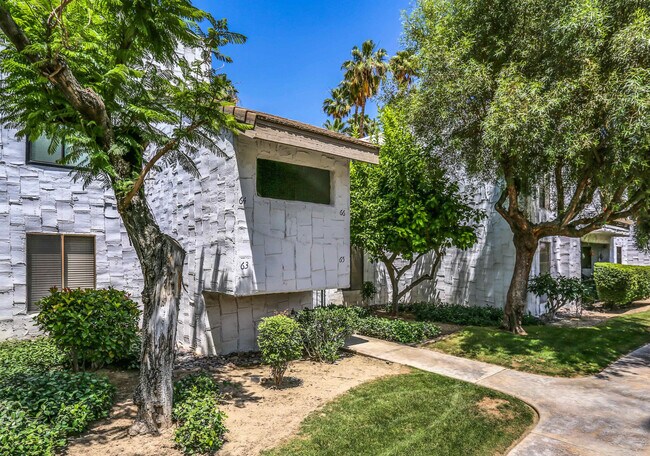 Foto del edificio - 5225 E Waverly Dr
