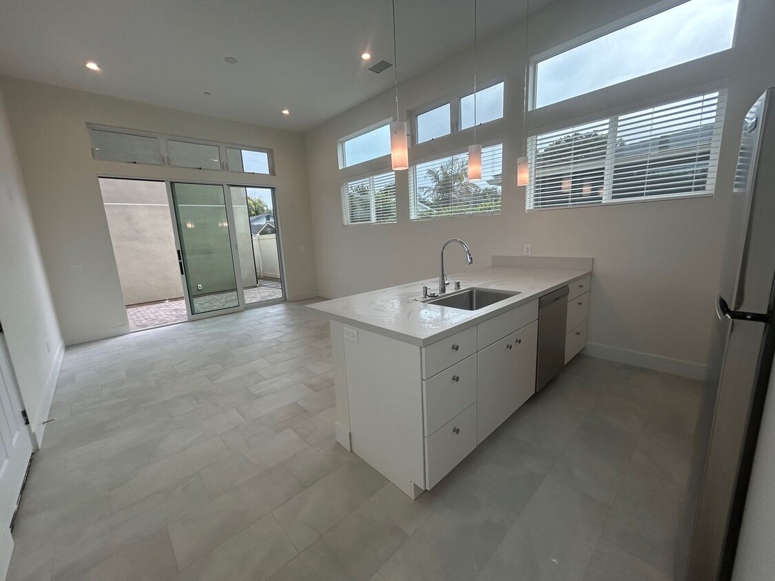 Foto principal - Available NOW FOR RENT, JUST BUILT! 3 Bedr...