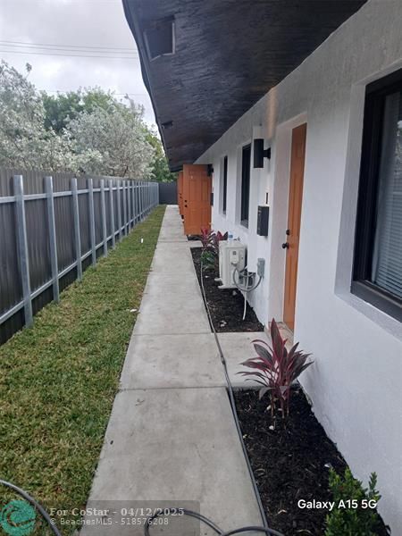 Foto del edificio - 920 NW 8th Ave