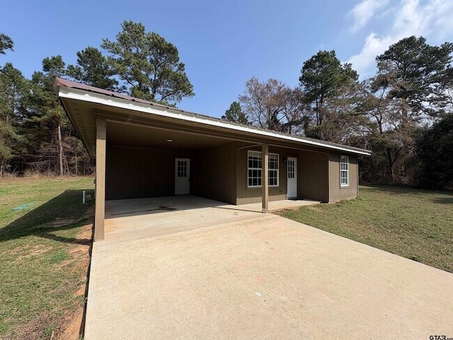 Foto del edificio - 348 Caroline Ln
