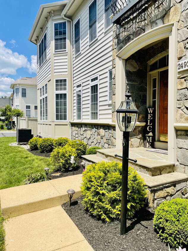 Foto principal - 24923 Avonlea Dr