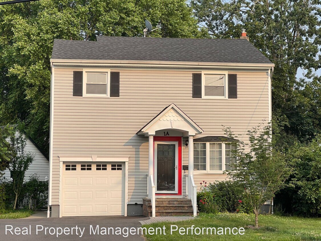 Primary Photo - 3 br, 1.5 bath House - 1A Retford Avenue