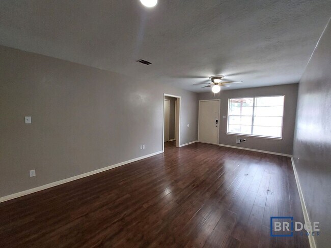Building Photo - 1611 Hazelwood St