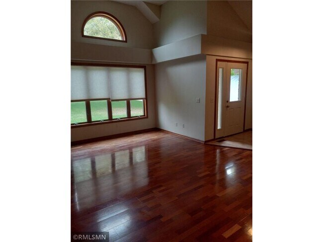 Foto del edificio - 8344 Parrish Ave NE