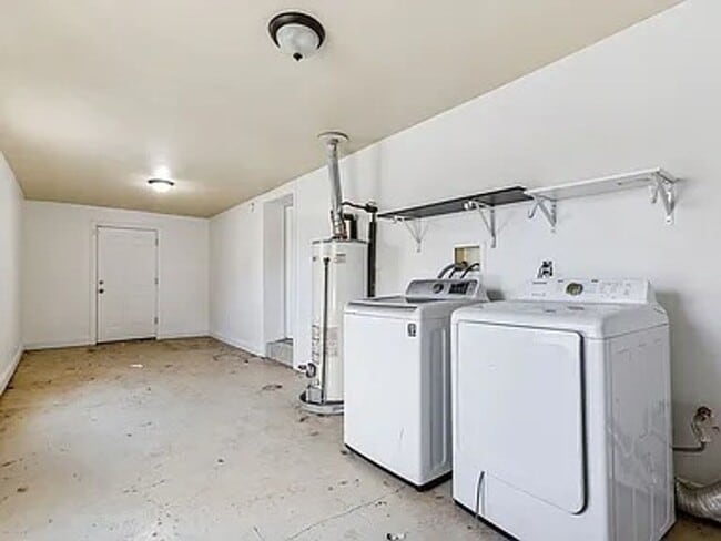 Building Photo - Charming 3-Bedroom Brick Bungalow for Rent...