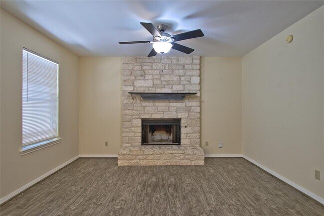 Building Photo - 6489 Hart Ln