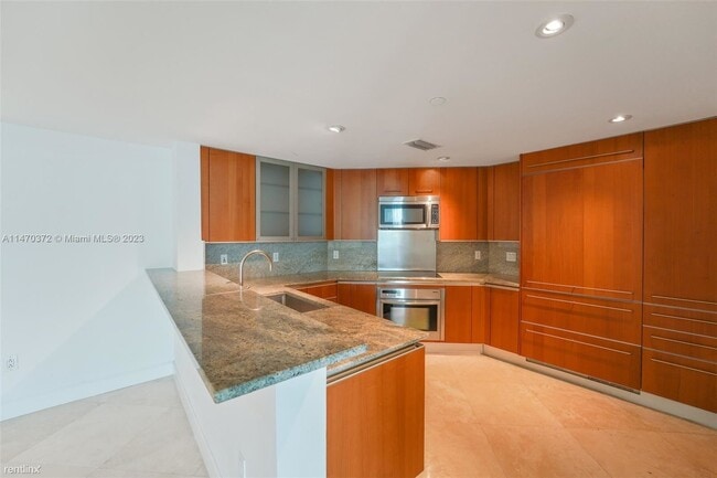 Building Photo - 2 br, 2.5 bath Condo - 2627 S Bayshore Dr ...