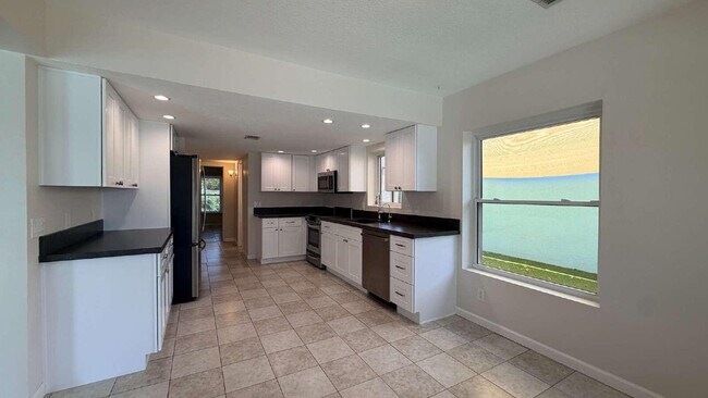 Foto del edificio - 3827 E Larkspur Dr