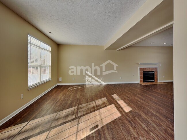 Foto del edificio - 16698 Maraschino Dr