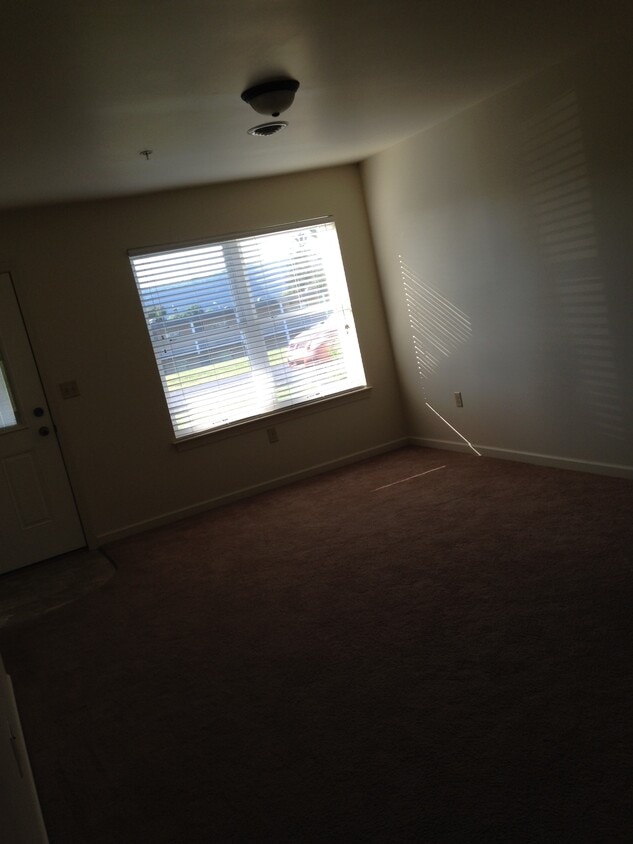 Building Photo - 120 Myotis Dr