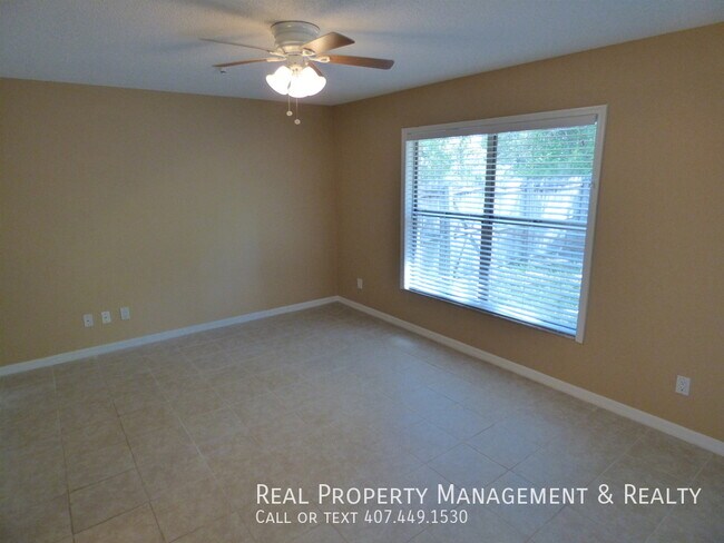Foto del edificio - Nice 3 BR / 2 BA Home In Oak Hill Villas