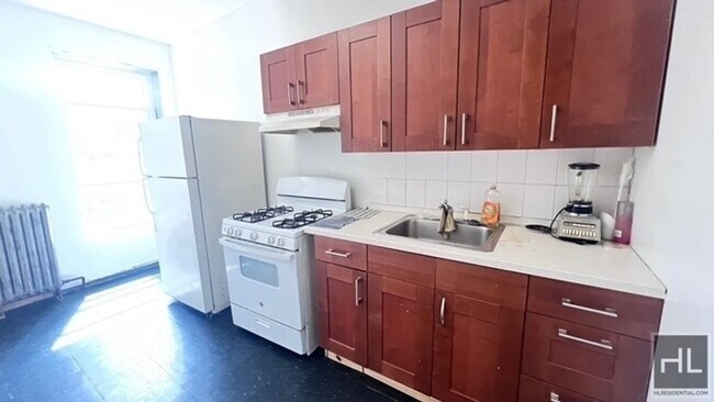 Foto del edificio - 444 Halsey St