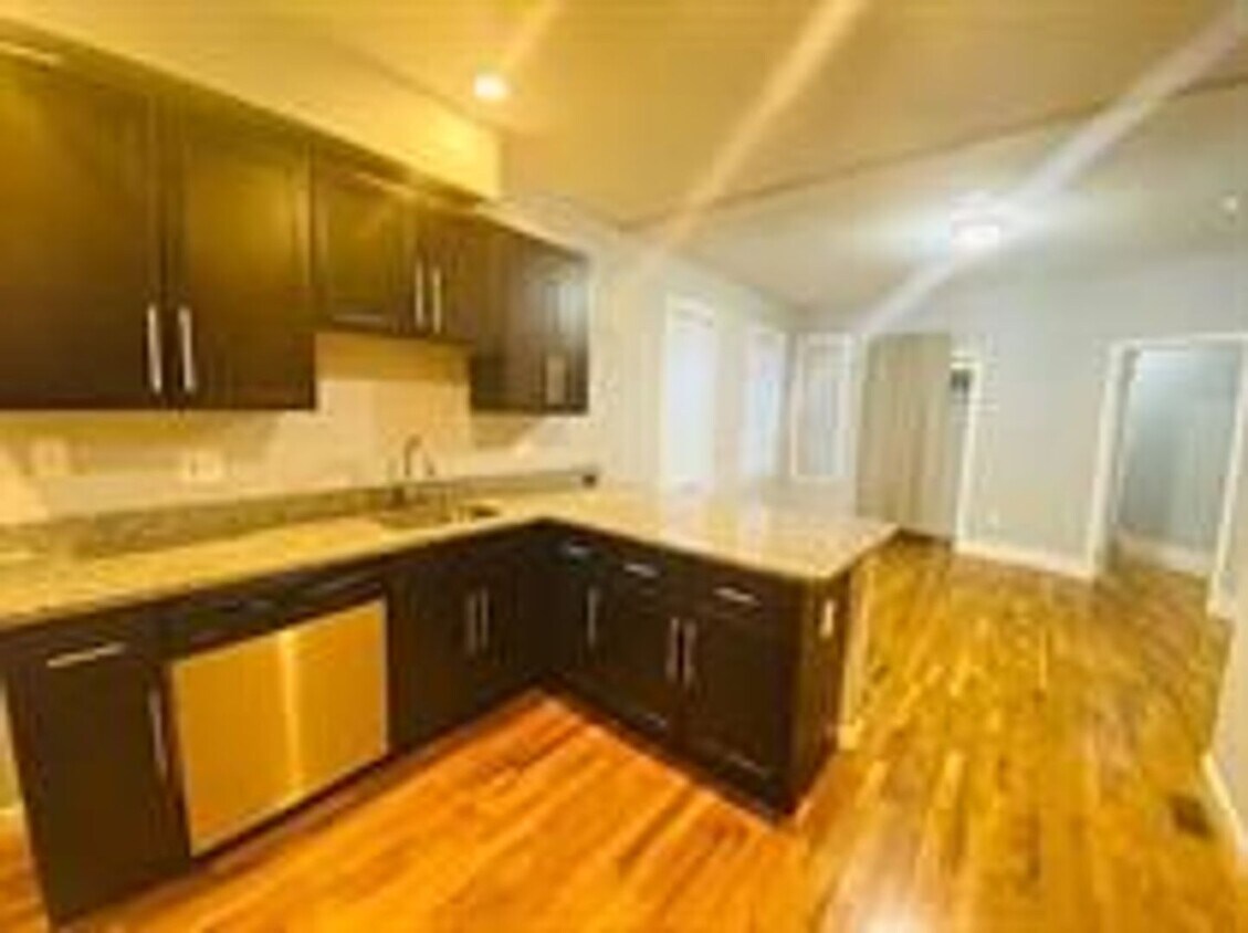 Photo - 39 Pinckney St LLC
