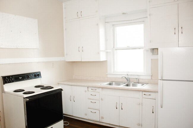 Foto del edificio - 423 N Salisbury St