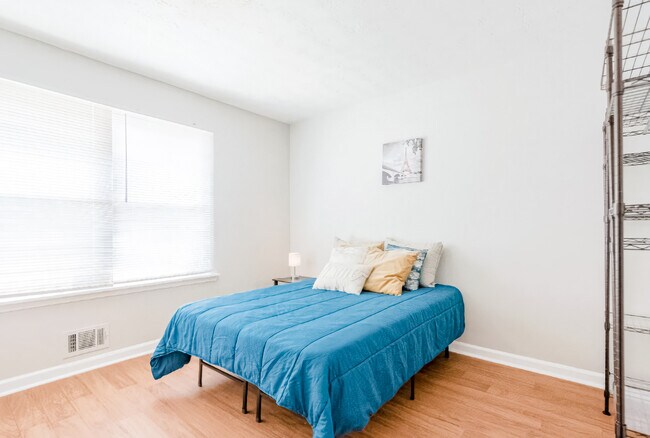 Foto del edificio - 2628 Candler Woods Dr