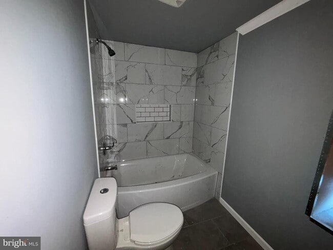 Building Photo - 5463 Lebanon Ave