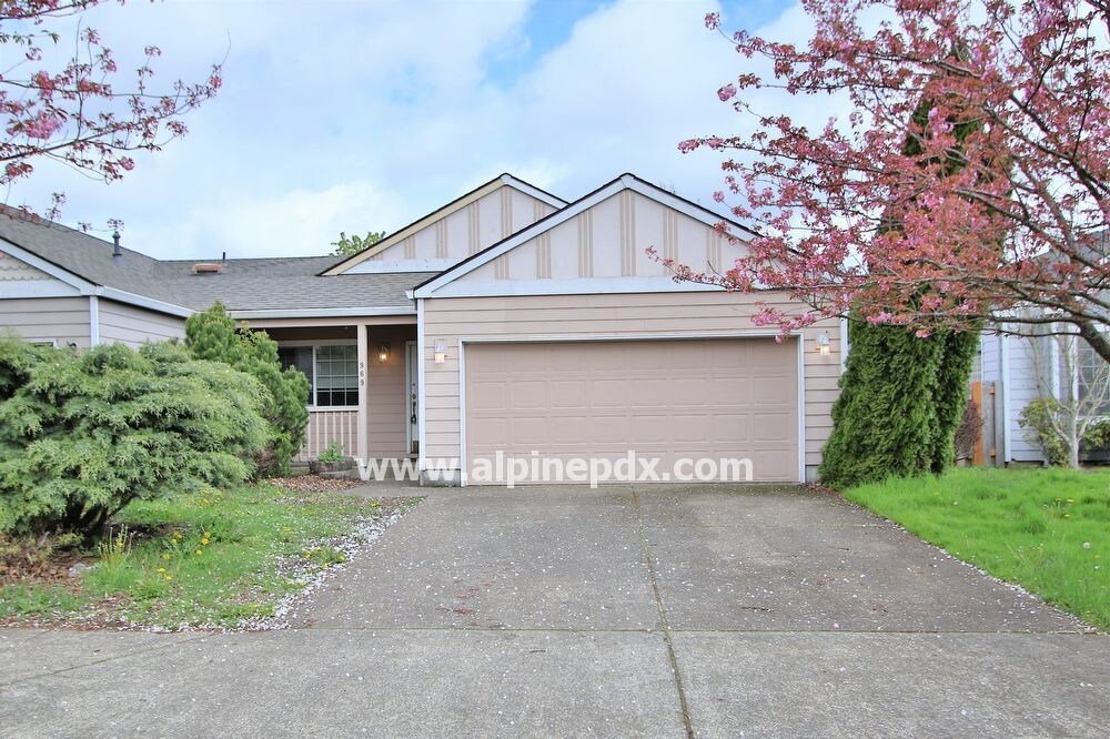 Three bed single level duplex Apartment for Rent in Troutdale, OR
